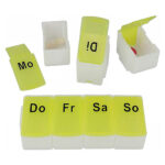 Tedenski dozator za zdravila rumen First Aid P-10031