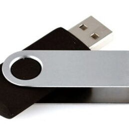 Usb ključ 32gb twister črn